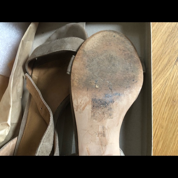 Madewell Mid-Heel Sandals in Suede - Picture 4 of 6